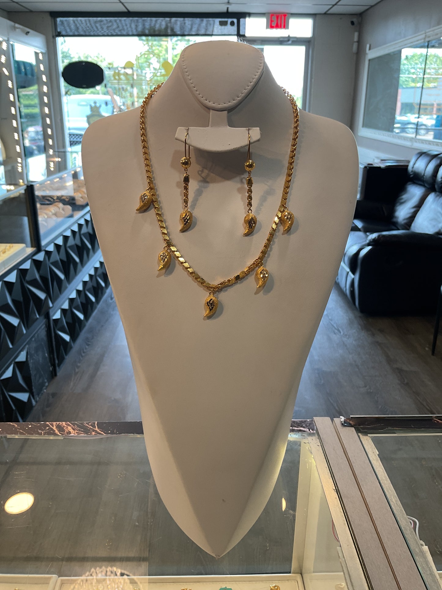 Necklace & earrings