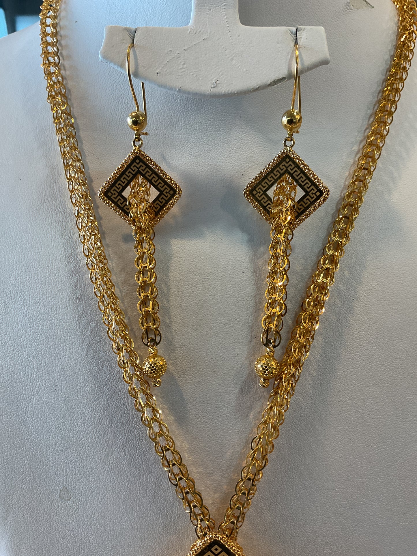 Full necklace set