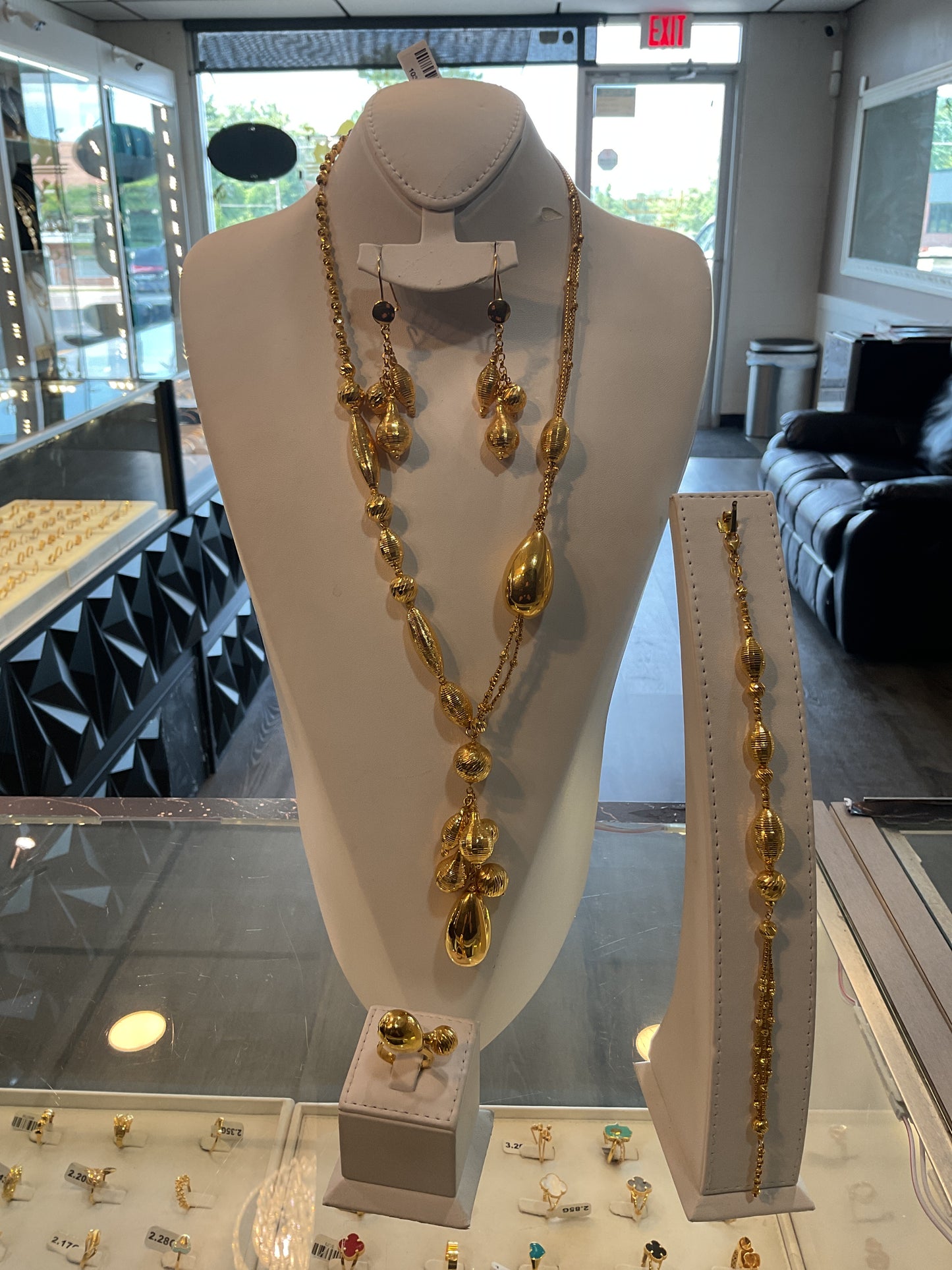 Full necklace set