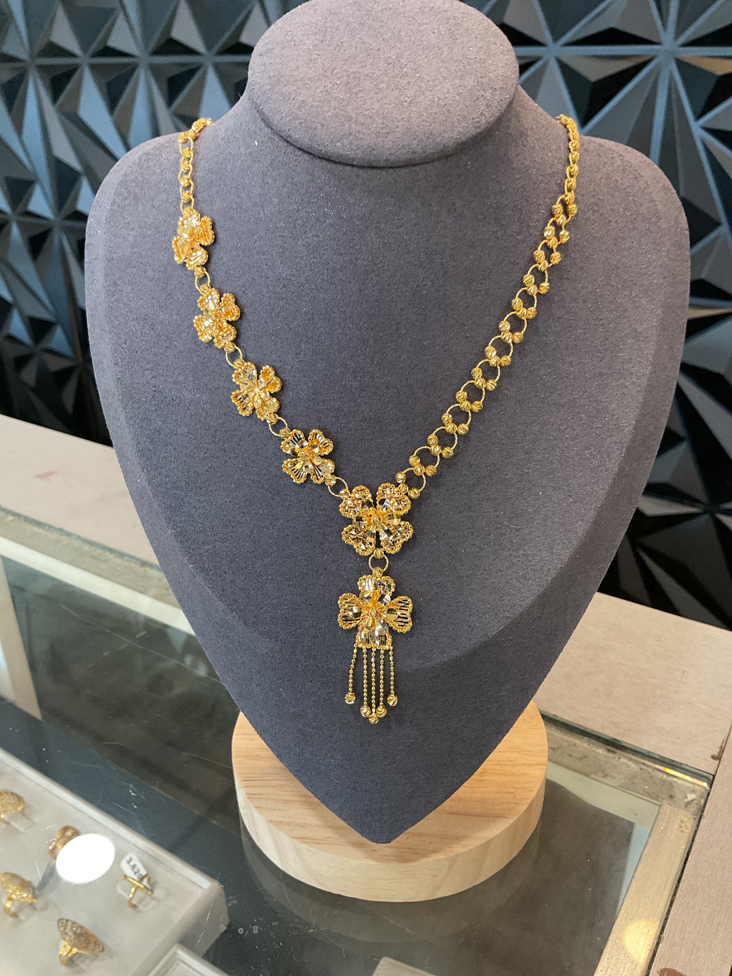 Flower necklace