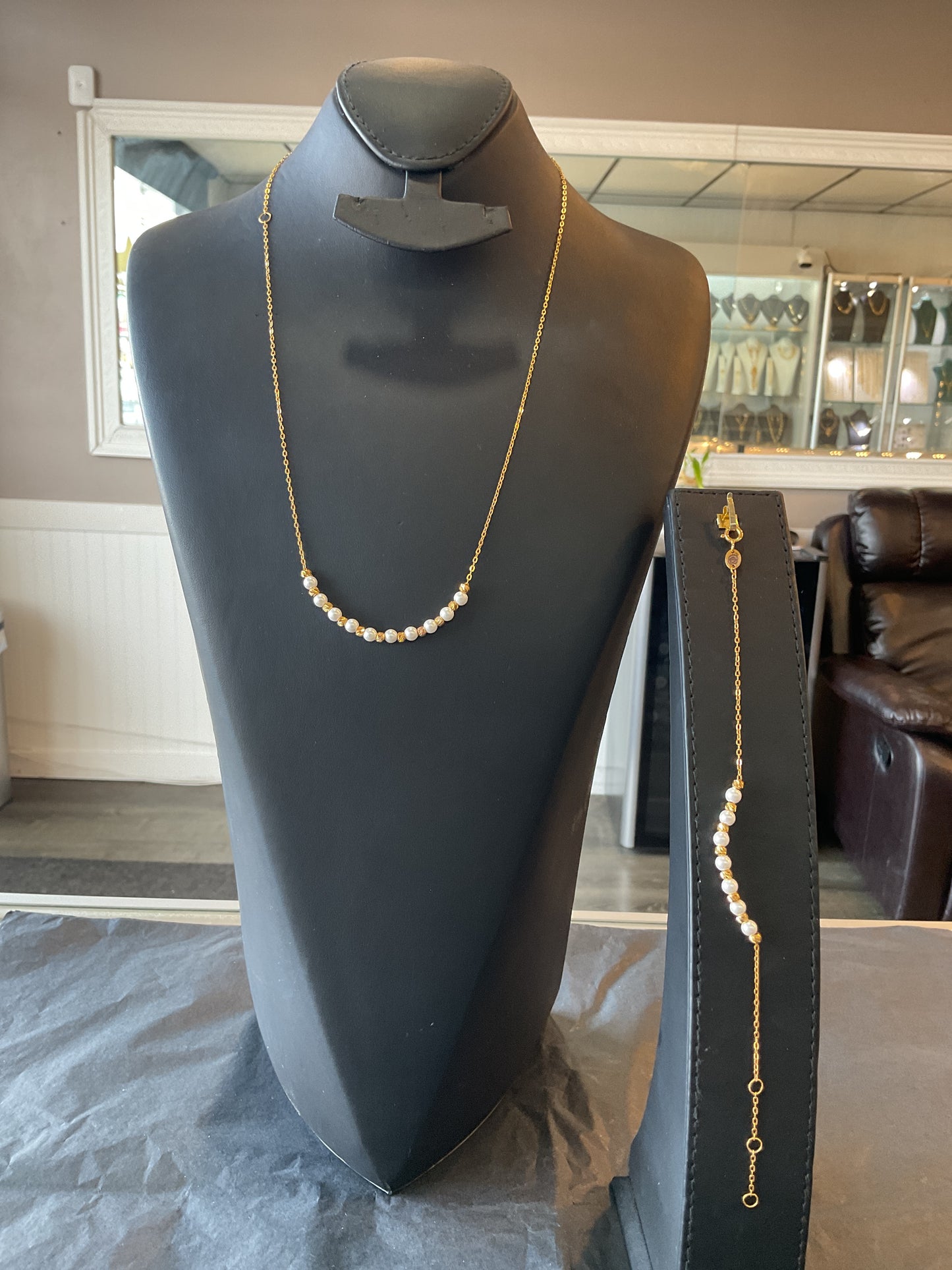 Necklace & bracelet