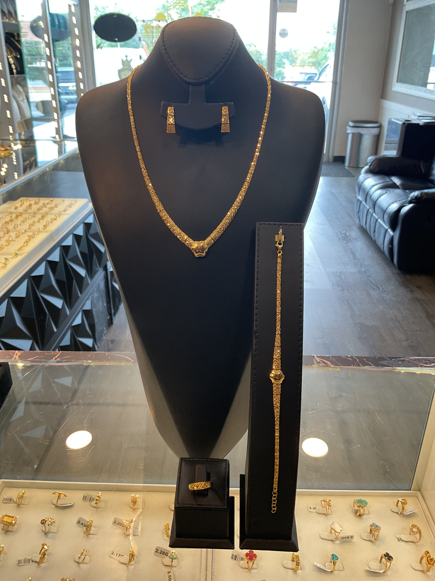 Full necklace set